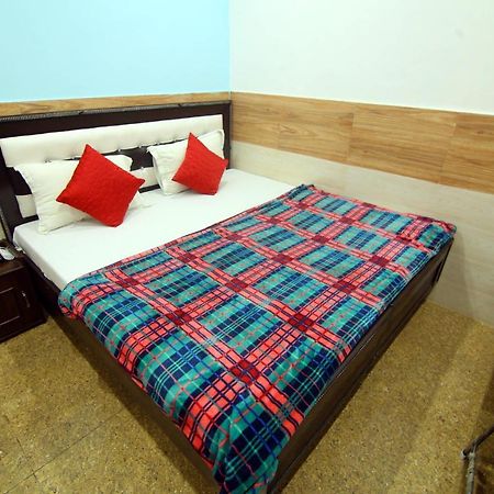 Hotel Amron45 Chandigarh Bagian luar foto